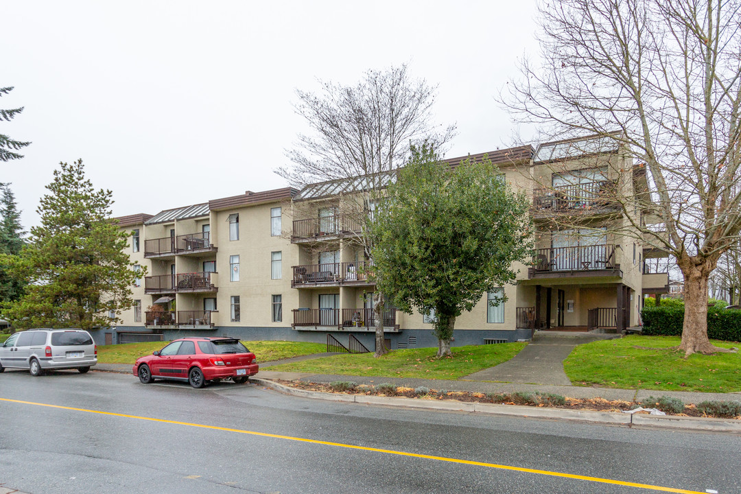 Gilbert Place in Burnaby, BC - Building Photo