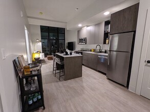 21 Pomeroy St, Unit 4 in Boston, MA - Foto de edificio - Building Photo