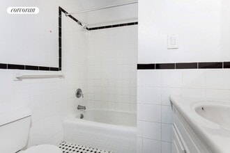305 E 56th St in New York, NY - Building Photo - Building Photo