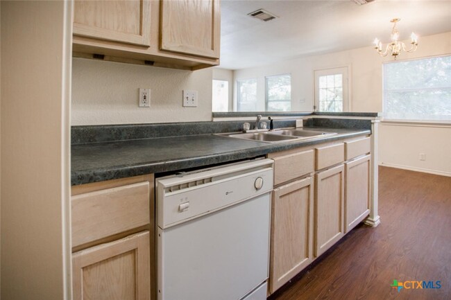 102 Cedargrove in San Marcos, TX - Building Photo - Building Photo