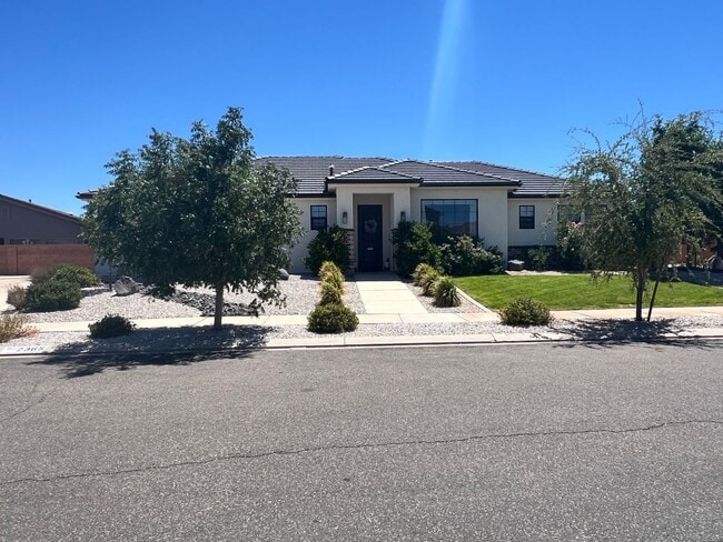 property at 2365 W Zinfandel Dr