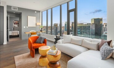 2510 6th Ave, Unit 1703 in Seattle, WA - Foto de edificio - Building Photo