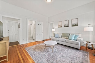 1 Oak St in Saratoga Springs, NY - Building Photo - Building Photo