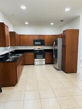 3202 NW 31st Terrace in Oakland Park, FL - Building Photo - Building Photo
