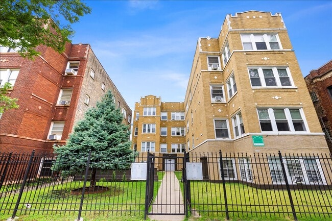 1049 N Spaulding Ave, Unit 3N