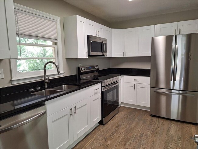 4023 Kirksford Dr in Decatur, GA - Building Photo - Building Photo