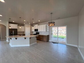 3098 W Coronado Dr in Hurricane, UT - Building Photo - Building Photo