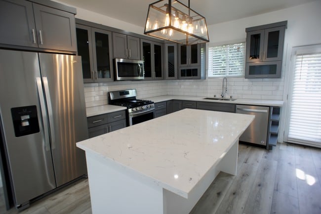 property at 2905 Alsace Ave