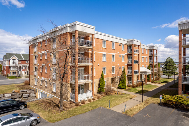 9500 Rivard Boul in Brossard, QC - Building Photo - Primary Photo