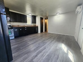 2103 38th St in Lubbock, TX - Foto de edificio - Building Photo