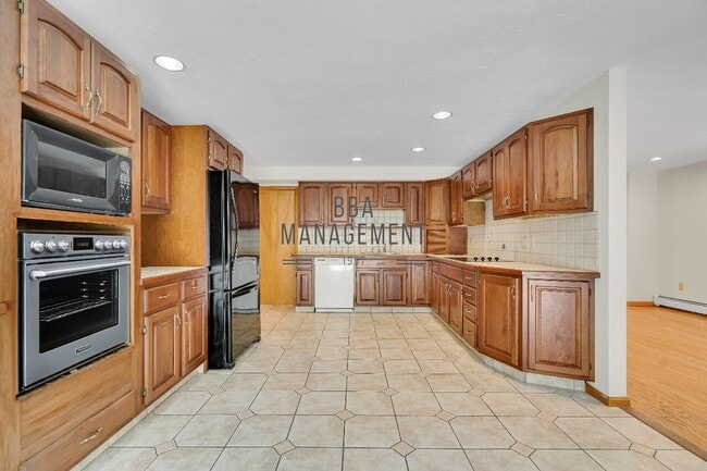 115 Rowe St, Unit 1