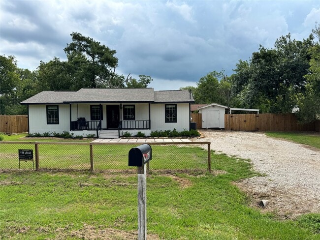 20162 County Rd 510P in Brazoria, TX - Building Photo - Building Photo