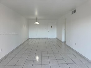 4670 W 13th Ln in Hialeah, FL - Building Photo - Building Photo