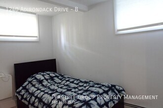 1240 Adirondack Dr in Ottawa, ON - Building Photo - Building Photo