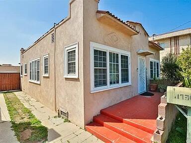 216 W Hillcrest Blvd in Inglewood, CA - Building Photo - Building Photo