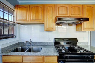 3047-3049 Berlin Way in Oakland, CA - Building Photo - Building Photo
