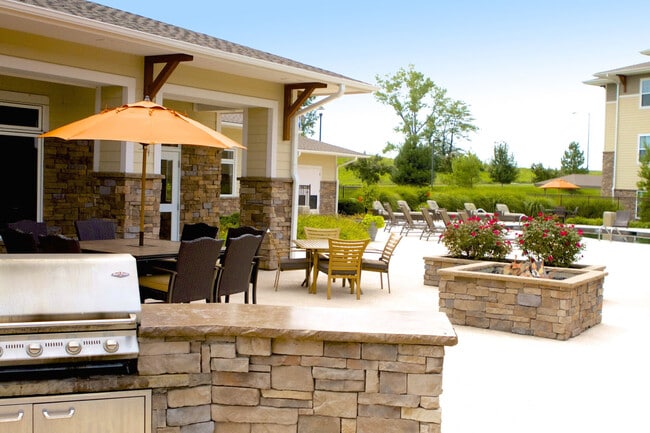 The Fairways Apartment Homes in Lee's Summit, MO - Building Photo - Building Photo