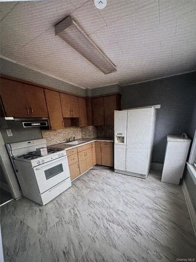 66 Clinton Ave in Monticello, NY - Building Photo - Building Photo