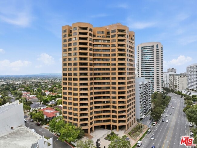 property at 10430 Wilshire Blvd