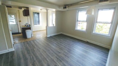 2646 N Calvert St in Baltimore, MD - Building Photo - Building Photo