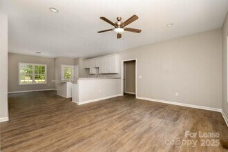 324 N Milford Dr in Salisbury, NC - Building Photo - Building Photo