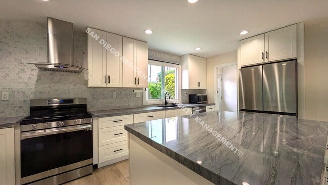 14137 Halper Rd in Poway, CA - Building Photo - Building Photo