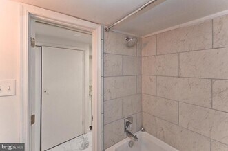 118 W St NW in Washington, DC - Foto de edificio - Building Photo