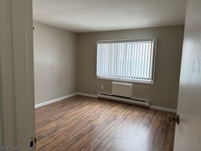 3331 NJ-94 in Hamburg, NJ - Foto de edificio - Building Photo