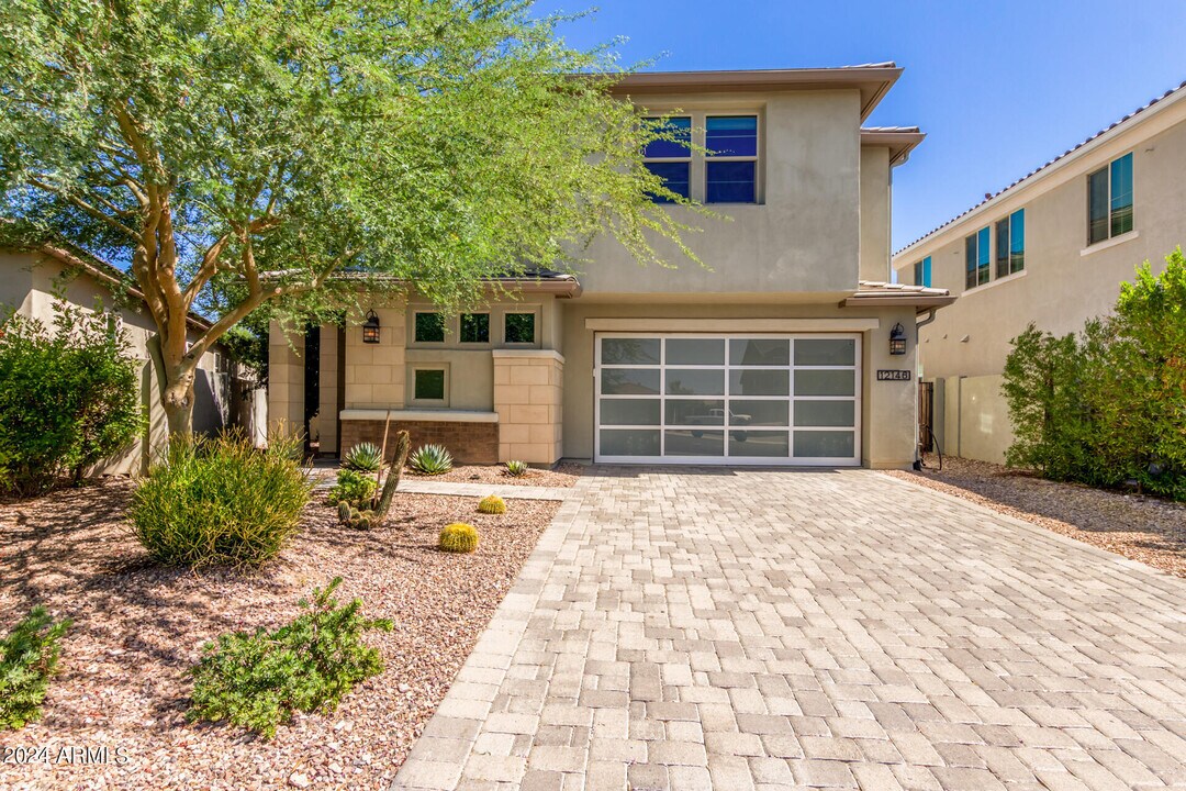 12146 W Peak View Rd in Peoria, AZ - Foto de edificio