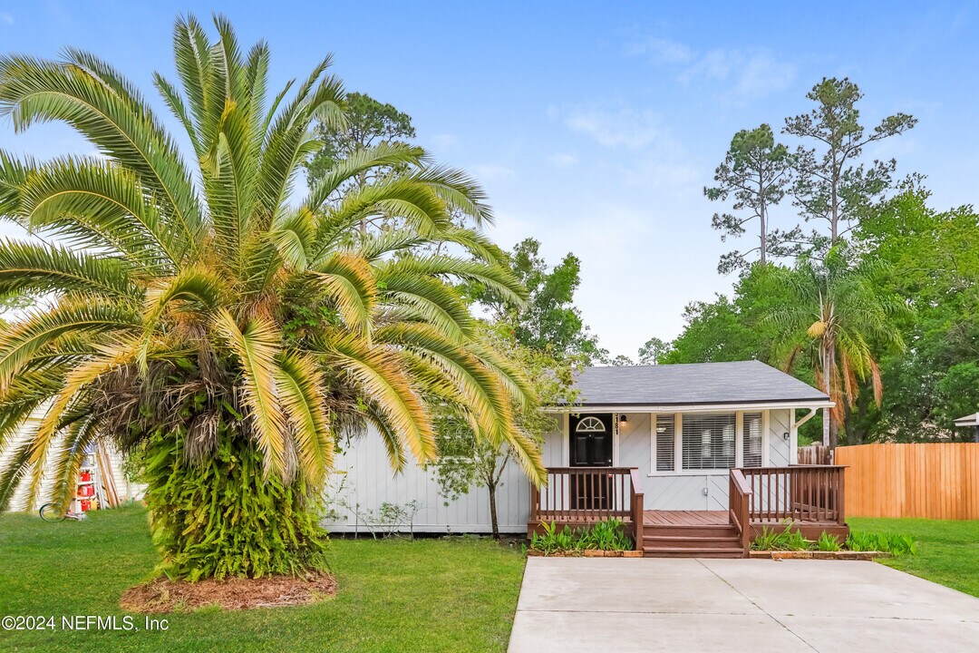 5181 Tan St in Jacksonville, FL - Building Photo