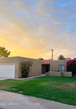 8432 E Malcomb Dr in Scottsdale, AZ - Foto de edificio - Building Photo