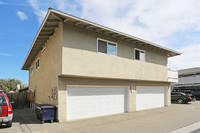 7112 Heil Ave in Huntington Beach, CA - Building Photo - Building Photo