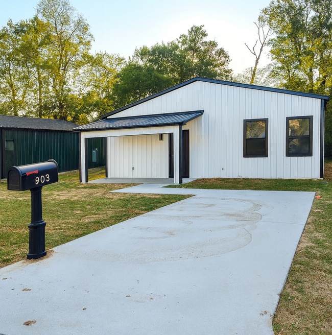 property at 903 Peacock St
