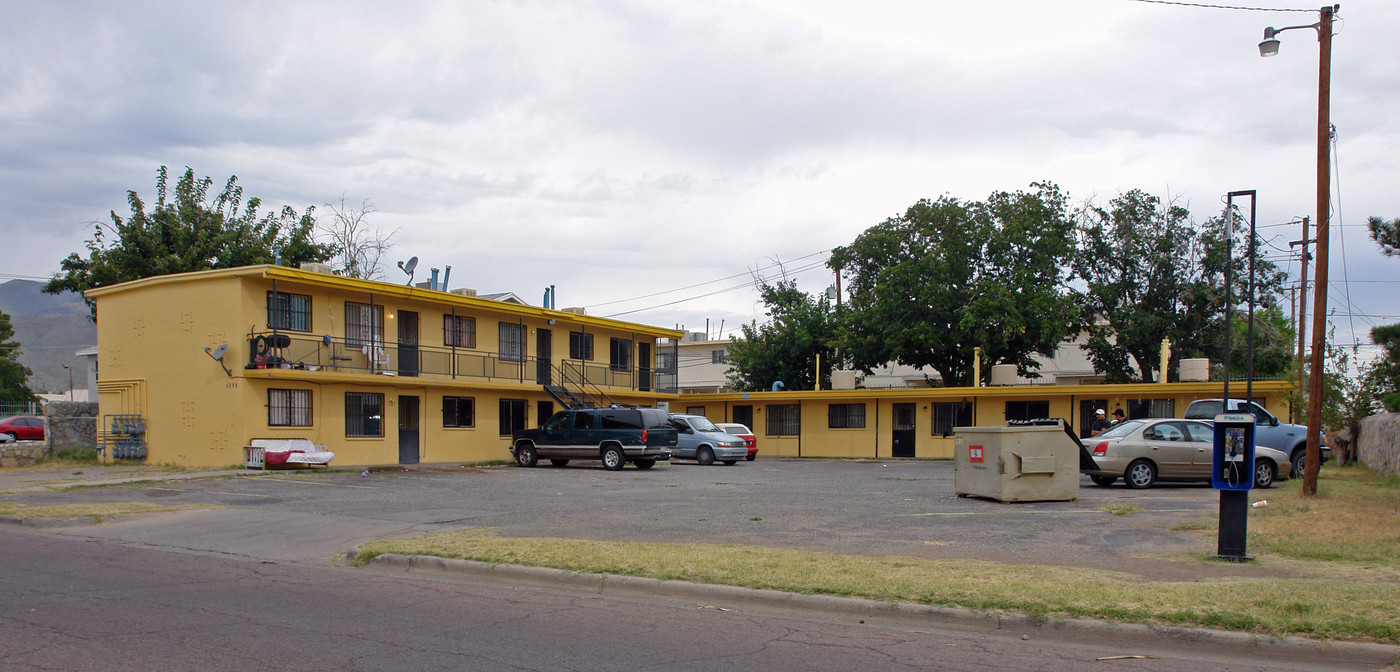 4709 Maxwell Ave in El Paso, TX - Building Photo