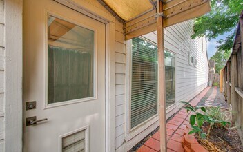 12625 Memorial Dr in Houston, TX - Building Photo - Building Photo