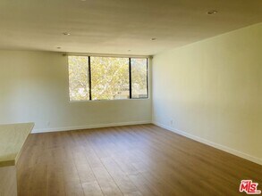 348 Rexford Dr in Beverly Hills, CA - Building Photo - Building Photo