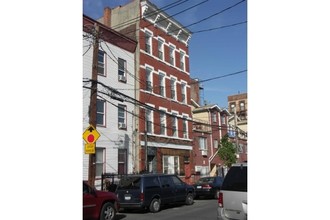 429-431 E 154th St in Bronx, NY - Foto de edificio - Building Photo