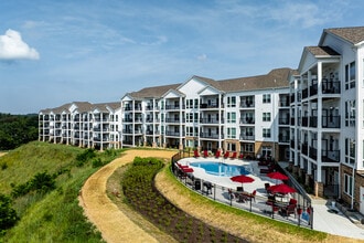 Monroe Pointe in Monroeville, PA - Foto de edificio - Building Photo