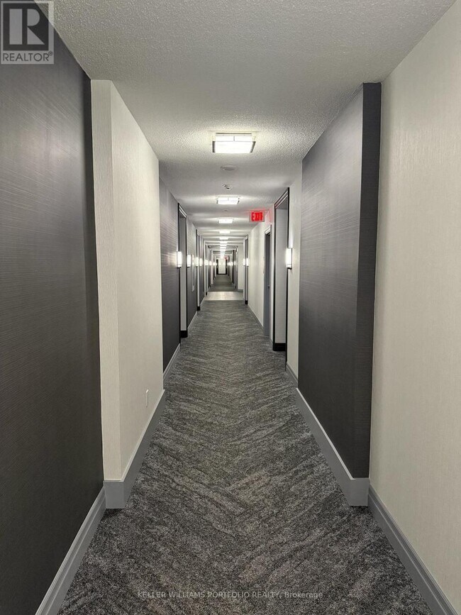 27 Rean Dr in Toronto, ON - Building Photo - Building Photo