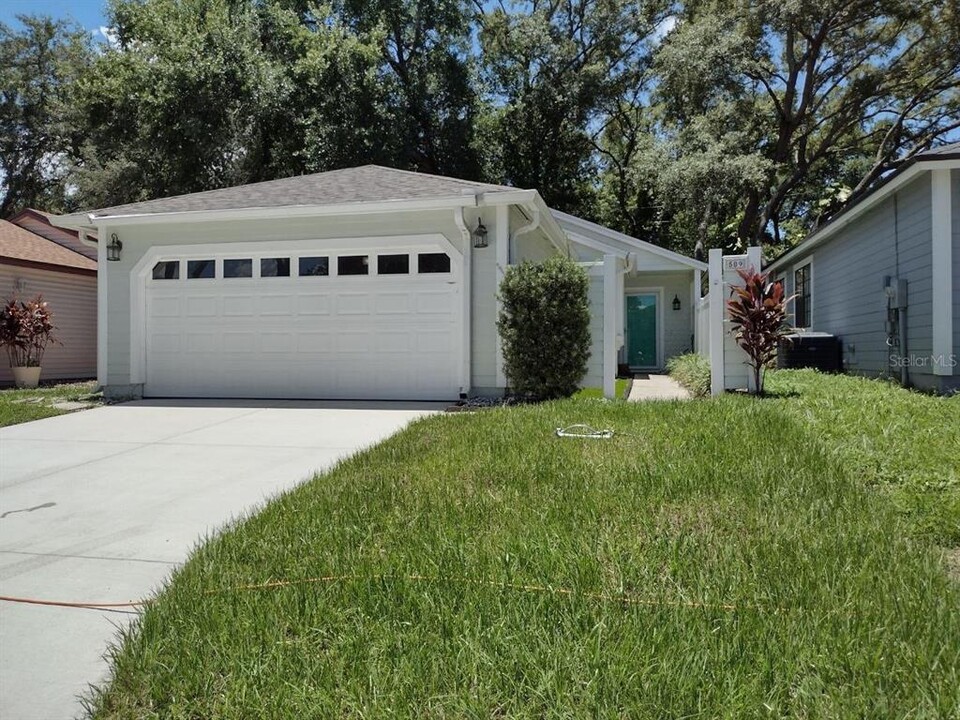 509 Portland Cir in Apopka, FL - Building Photo