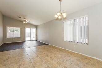 1069 E Nardini St in San Tan Valley, AZ - Building Photo - Building Photo