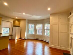 17 Exeter St, Unit 2 in Boston, MA - Foto de edificio - Building Photo