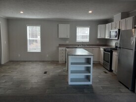 134 Birch Ct in Belleville, MI - Building Photo