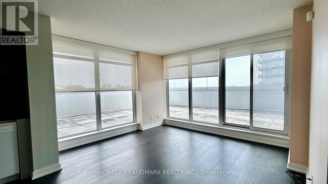 72-372 Esther Shiner Blvd in Toronto, ON - Building Photo - Building Photo