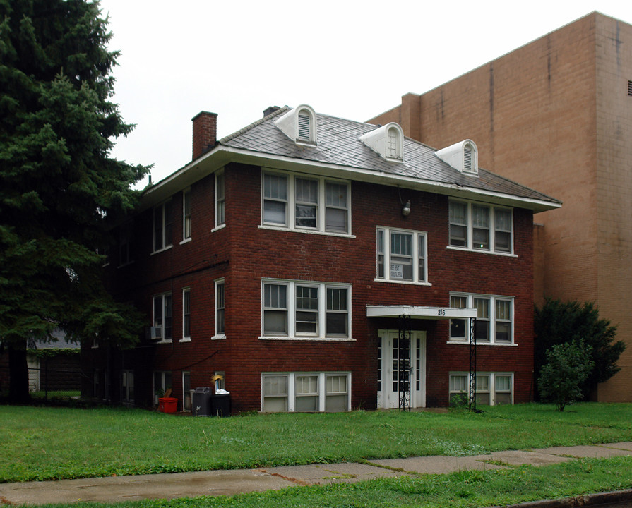 216 Oswald St in Toledo, OH - Foto de edificio