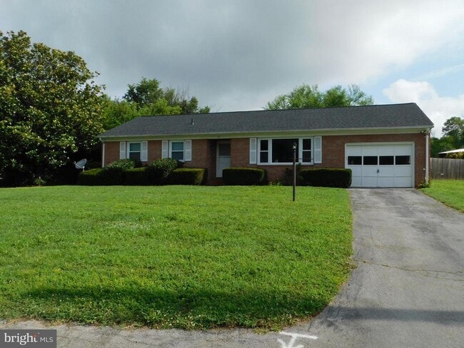 property at 14 Bel Voi Dr