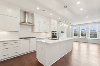 7528 Sawyer Farm Wy in McLean, VA - Building Photo - Building Photo