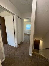 310 Beechwood St, Unit 1 in Louisville, OH - Building Photo - Building Photo