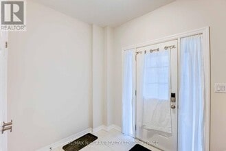 90 Hillcrest Rd in Port Colborne, ON - Building Photo - Building Photo