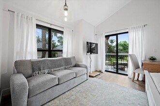 11863 Wimbledon Cir in Wellington, FL - Building Photo - Building Photo